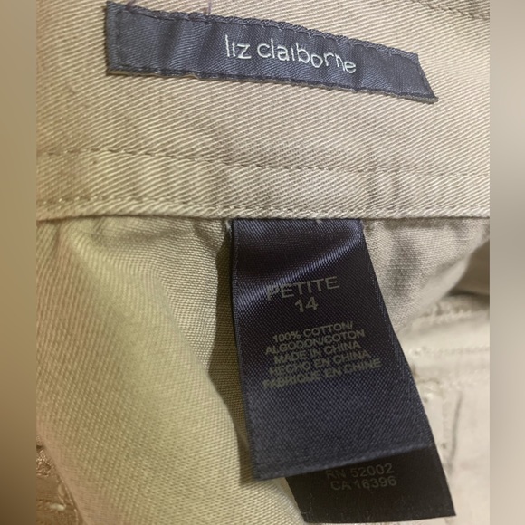 Liz Claiborne straight leg khaki chinos with belt SIZE 14P - Picture 4 of 4